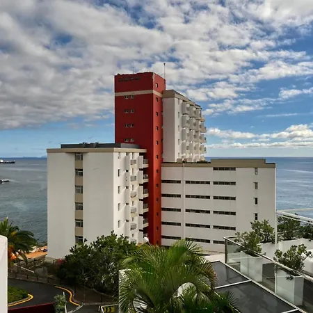 Blue Wave, A In Madeira Apartment
