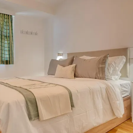 Blue Wave, A In Madeira Apartment