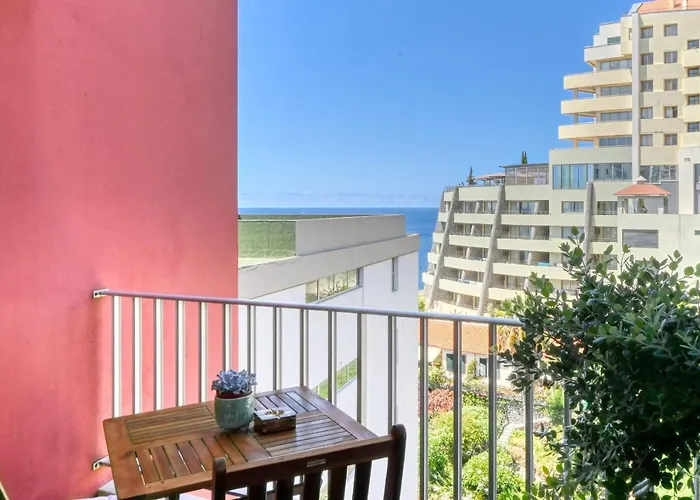 Blue Wave, A In Madeira Funchal (Madeira)