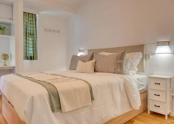 Blue Wave, A In Madeira Apartment